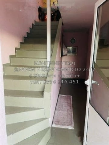 Кодо 62241. Двуетажна тухлена къща 170м2 с двор 800м2 с гаражи. Намира се на много лесно място на ме - снимка 12