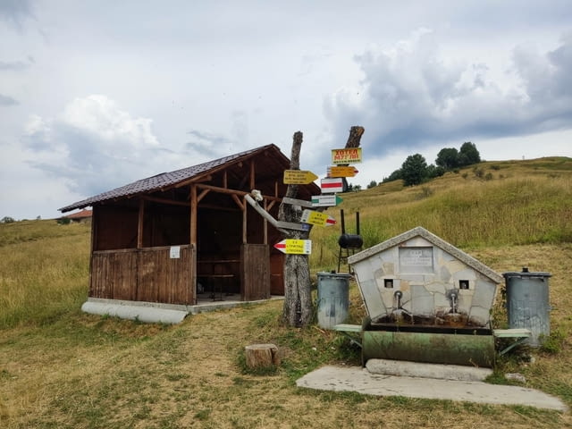 Хижа Чаирски езера, с. Мугла/с. Триград, РОДОПИТЕ 300 m2 - village Mugla | Hotels - снимка 2