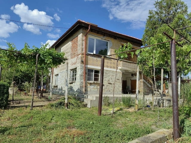 Ремонтирана, двуетажна къща с. Бряст, община Димитровград, village Bryast - снимка 1
