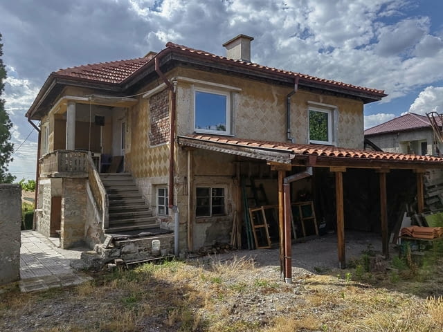 Ремонтирана, двуетажна къща с. Бряст, община Димитровград, village Bryast - снимка 4