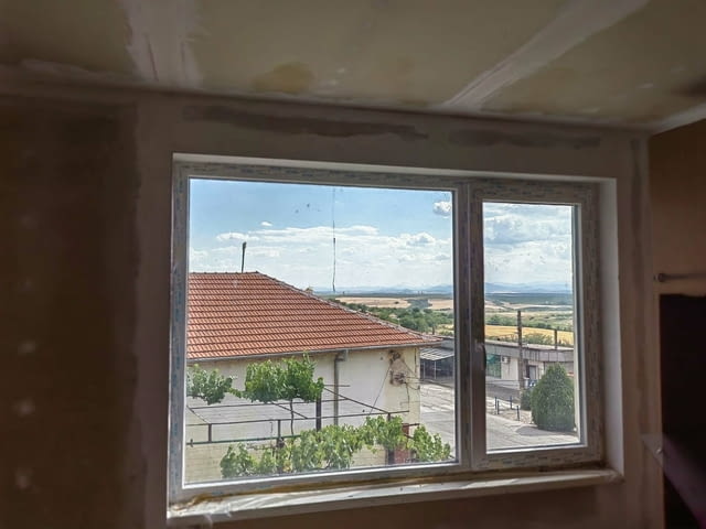 Ремонтирана, двуетажна къща с. Бряст, община Димитровград, village Bryast - снимка 7