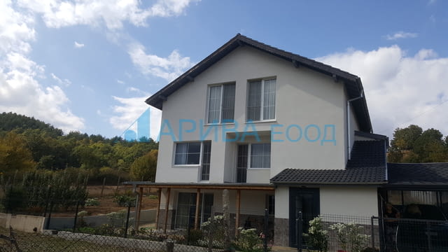 Нова, триетажна къща до с. Кирково, област Кърджали, village Kirkovo | Houses & Villas - снимка 1