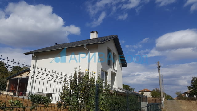 Нова, триетажна къща до с. Кирково, област Кърджали, village Kirkovo | Houses & Villas - снимка 2