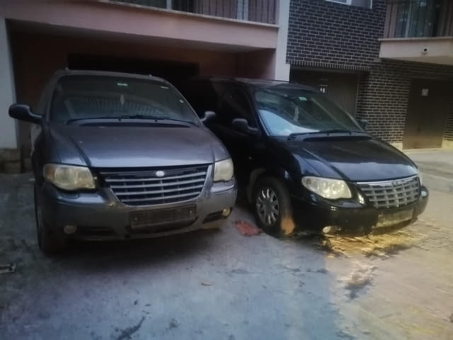 Na chasti - Grand Voiajeri - kusa i dulga baza - TRANSFORMES - VOIAJER - 4 Broia...!! - снимка 1