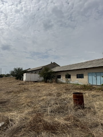 Селскостопански имот с обор и къща- Мандра, обл. Хасково, village Mandra | Storage Facilities - снимка 3