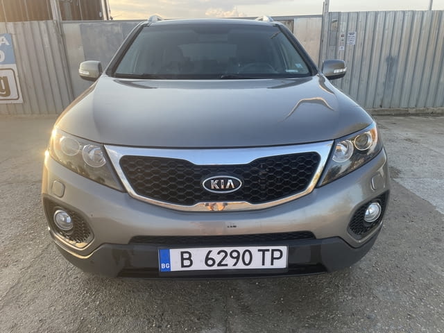 Kia Sorento 2.2CRDI 197 кс., 2011г., 4x4 автоматик, кожа, ел. седалки, панорама, навигация, теглич, - снимка 2