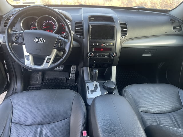 Kia Sorento 2.2CRDI 197 кс., 2011г., 4x4 автоматик, кожа, ел. седалки, панорама, навигация, теглич, - снимка 10