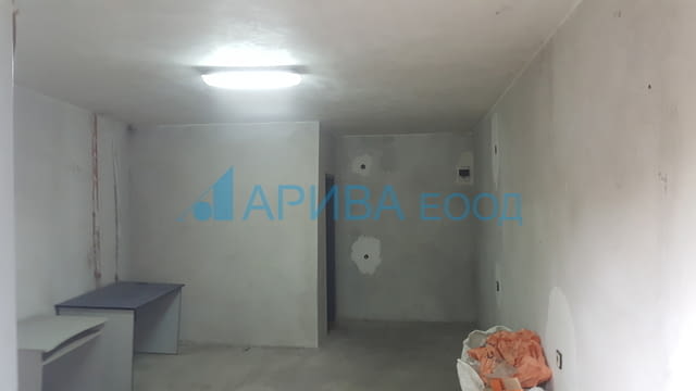 Голям гараж под наем в кв. Любен Каравелов Хасково, city of Haskovo | Garage - снимка 1