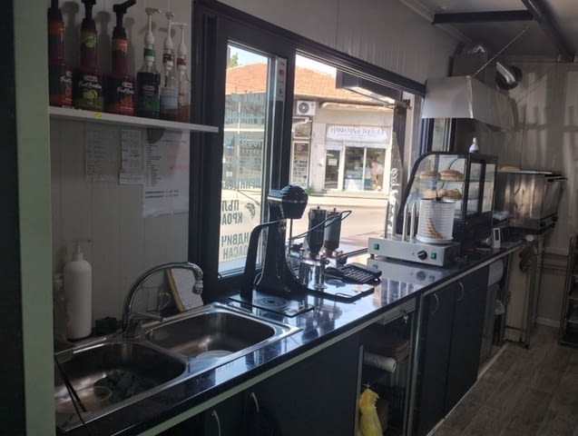 Преотстъпва заведение за бързо хранене срещу Търговската гимназия в Пловдив - снимка 3