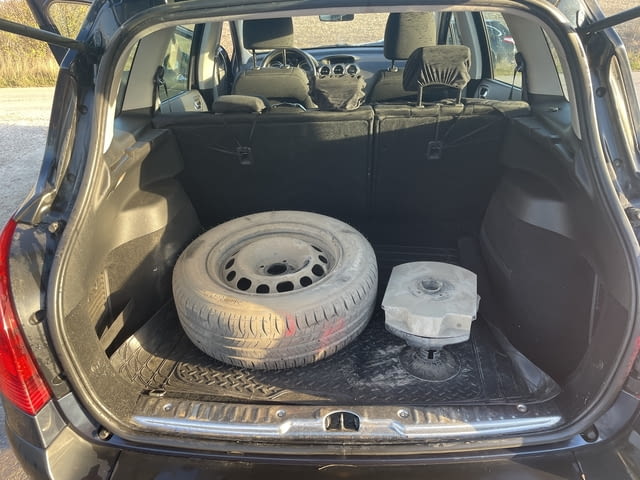 Peugeot 308 комби, 1.6 e-HDi, двигател 9HR, (DV6C), 10JBEL 112 кс., 6 ск., старт стоп, 156 000 km., - снимка 8