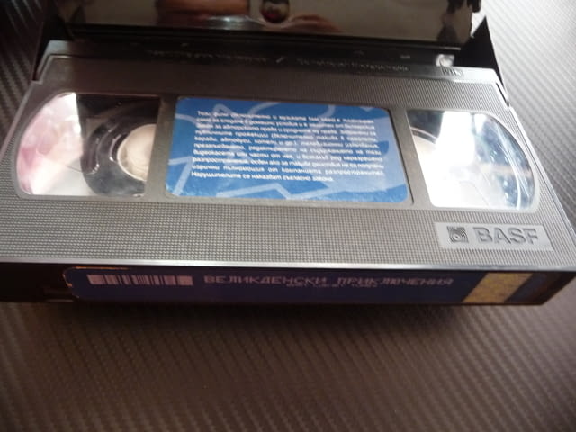 Looney Tunes Великденски приключения VHS филм Бъгс Бъни Дафи Туити Таз детски филми готини герои - снимка 2