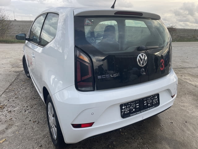 Volkswagen UP, двигател CPG, 1.0 EcoFuel, 68 кс., ск. кутия QCJ, 5 ск., бензин/метан(CNG), 118000 км - снимка 5
