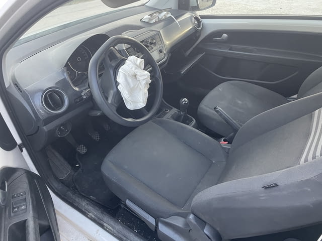 Volkswagen UP, двигател CPG, 1.0 EcoFuel, 68 кс., ск. кутия QCJ, 5 ск., бензин/метан(CNG), 118000 км - снимка 7