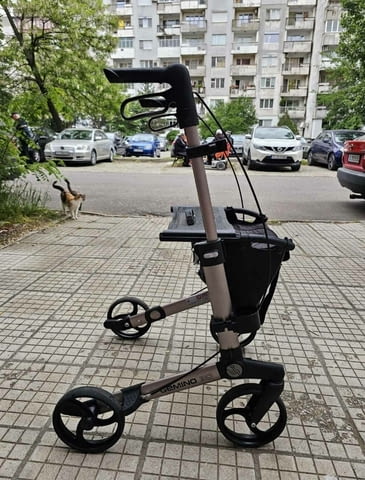 Сгъваема професионална проходилка за болни и за възрастни хора - снимка 1