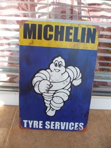 Метална табела Michelin сервиз за гуми смяна зимни дълбок грайфер летни всесезонни бягащо човече - снимка 1