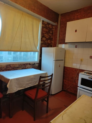 Продавам ДВУСТАЕН апартамент тип панелна гарсониера в гр.Пловдив кв.Кючук Париж - снимка 6