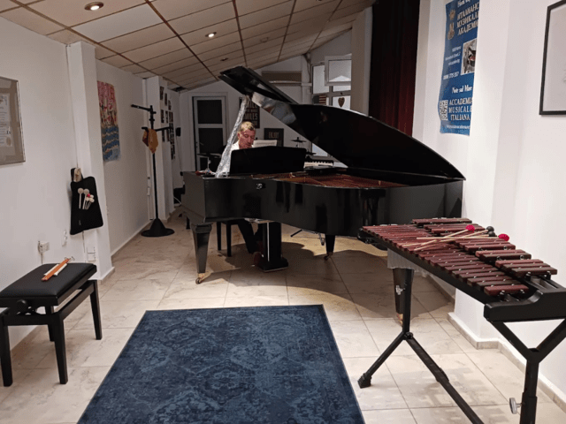 Музикална Италианска Академия "Ноти върху Морето" - град Варна | Други