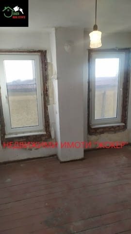 Четиристаен апартамент /етаж от къща/ в гр. Велико Търново, city of Veliko Tarnovo - снимка 3