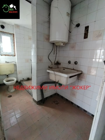 Четиристаен апартамент /етаж от къща/ в гр. Велико Търново, city of Veliko Tarnovo - снимка 8