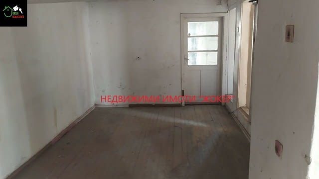 Четиристаен апартамент /етаж от къща/ в гр. Велико Търново, city of Veliko Tarnovo - снимка 9