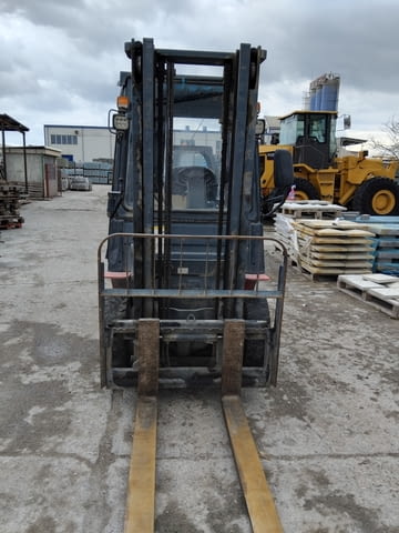 Продаваме газокар HELI 2.5 тона - град Бургас | Машини / Съоръжения - снимка 4