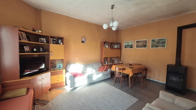 Продавам къща в село Осеново 1-етажна, Тухла, 72 м2 - село Осеново | Къщи / Вили - снимка 2