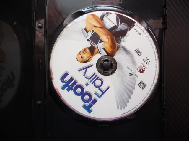 Феята на зъбките DVD филм Дуейн Джонсън Скалата кеч героя комедия забавен хокей смешен крила зъбчета - снимка 2