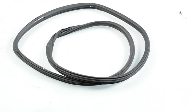 Продавам задно стъкло, оборудване на 5(задна)врата за CITROEN C4 2012 г. - снимка 2