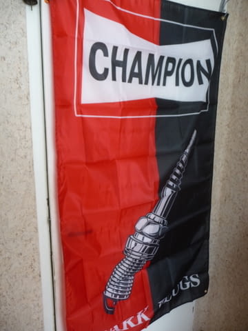 Знаме Champion реклама запалителни свещи ток стартер старт черно червено потегляне искра огън динамо - снимка 3