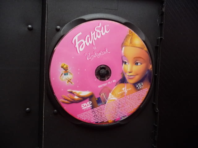 Барби в Лешникотрошача DVD филм Barbie приказка момиченца хубава кукла герои класически забавна музи - снимка 2