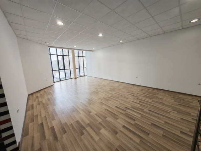 Давам помещение 120 кв.м. под наем 120 m2, Brick, Internet, Air Conditioning, Security System, Electricity - city of Pernik | Offices - снимка 9