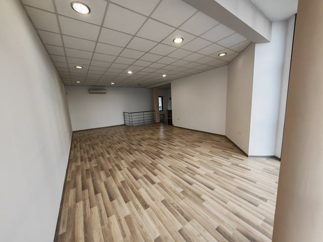 Давам помещение 120 кв.м. под наем 120 m2, Brick, Internet, Air Conditioning, Security System, Electricity - city of Pernik | Offices - снимка 10