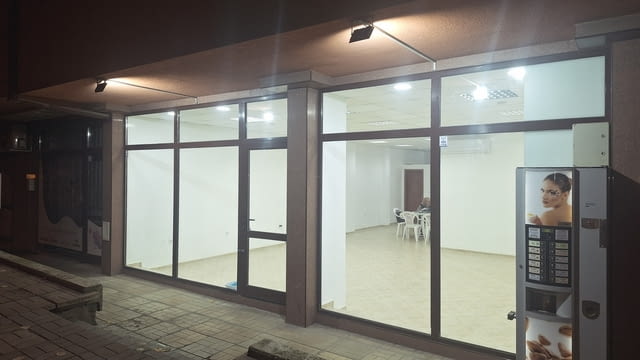 Давам под наем помещение в кв. Левски до училище Черноризец Храбър - снимка 1