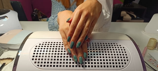 Курс по маникюр ноктопластика педикюр за гр.Плевен за 2025г, град Плевен | Професионално Обучение - снимка 1