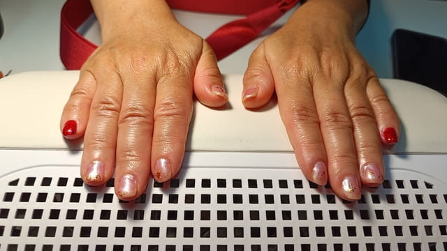 Студио за маникюр и педикюр Галакс - 18 години - град Плевен | Услуги - снимка 2