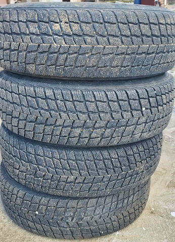 Зимни гуми за джип 215/70R16 100T Автомобили, Гуми, Друга - град Самоков | Гуми / Джанти - снимка 1