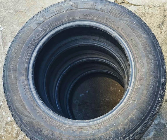 Зимни гуми за джип 215/70R16 100T Автомобили, Гуми, Друга - град Самоков | Гуми / Джанти - снимка 2