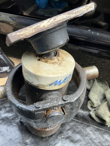 Само свален крик 3 странен 5 т Микробуси / Камиони, Екстериор, Mercedes-Benz - град Русе | Резервни Части - снимка 1