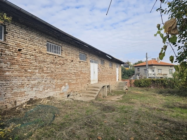 Продавам стопанска сграда в гр. Велики Преслав, city of Vеliki Prеslav | Industrial Facilities - снимка 4