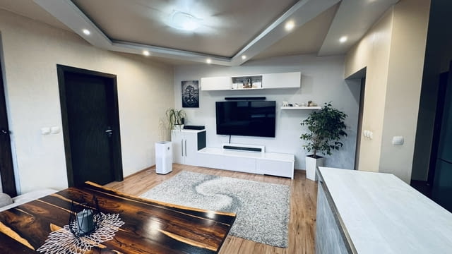 Тристаен апартамент - топ център, гр. Хасково 3-стаен, 98 м2, Тухла - град Хасково | Апартаменти - снимка 2