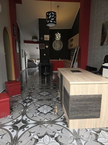 Триетажна къща с гараж, паркомясто и озеленен двор в кв. Куба, гр. Хасково - снимка 8