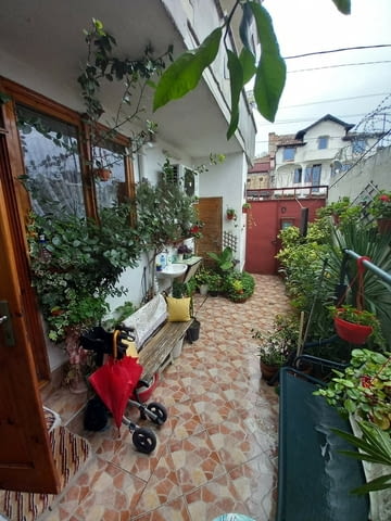 Еднофамилна триетажна къща в Бургас 3-floor, Brick, 455 m2 - city of Burgas | Houses & Villas - снимка 1