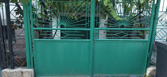 Гараж и 2 открити паркоместа под наем до супермаркет "Фантастико" - снимка 2