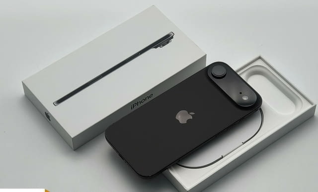 Оригинален Apple iPhone 17 Pro Max, iPhone 17 Pro, iPhone 17 , iPhone Air , iPhone 16 Pro Max, - снимка 12