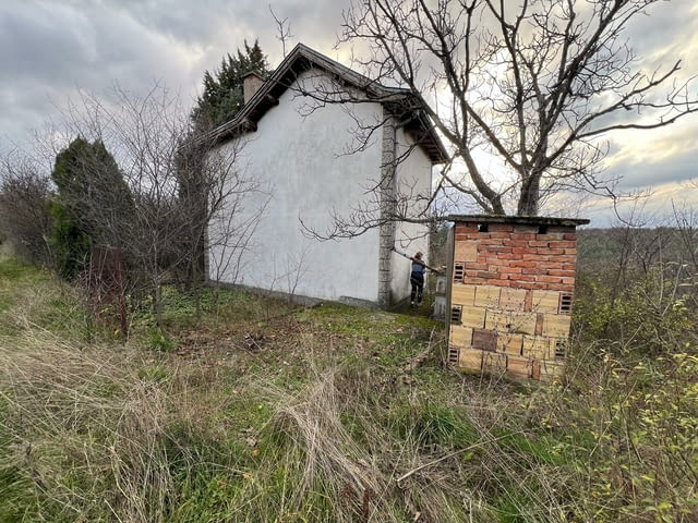 Тухлена Къща на 2 Етажа в Казанлък с 1.1 дка Двор във Вилна Зона "Старите Лозя" и Тюлбето - снимка 7