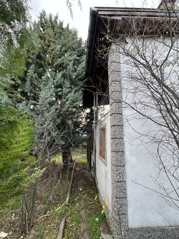 Тухлена Къща на 2 Етажа в Казанлък с 1.1 дка Двор във Вилна Зона "Старите Лозя" и Тюлбето - снимка 8