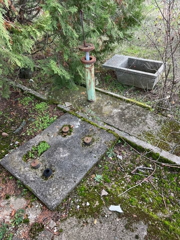 Тухлена Къща на 2 Етажа в Казанлък с 1.1 дка Двор във Вилна Зона "Старите Лозя" и Тюлбето - снимка 9