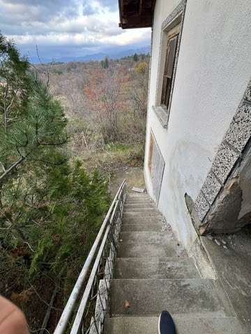 Тухлена Къща на 2 Етажа в Казанлък с 1.1 дка Двор във Вилна Зона "Старите Лозя" и Тюлбето - снимка 11