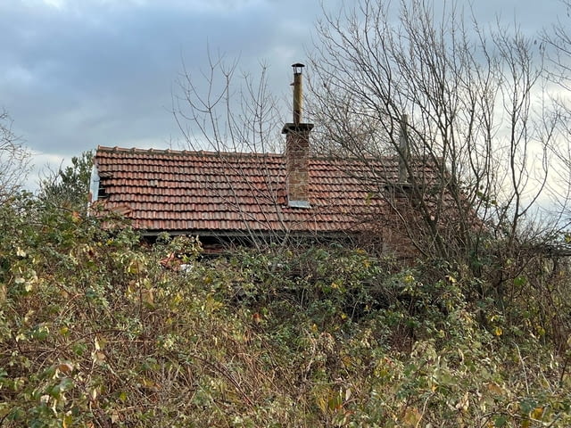 2 Къщи с 3 дка Двор в Казанлък - Вилна Зона "Старите Лозя" и Тюлбето - снимка 5