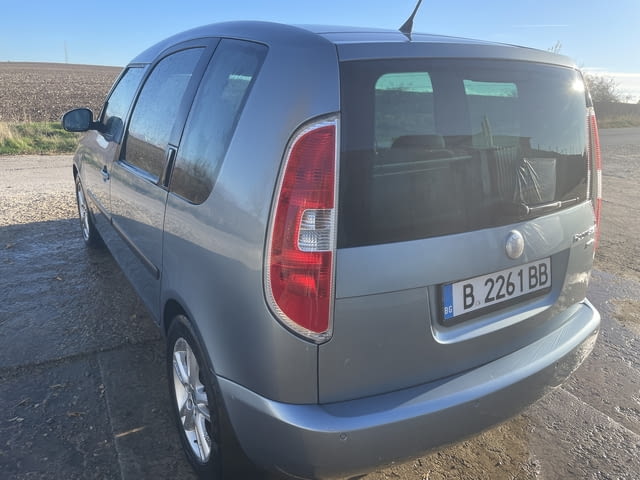 Skoda Roomster 1.6i, 105 кс., автоматик, панорама, парктроник, 142 000 км. реални километри, обслуже - снимка 4